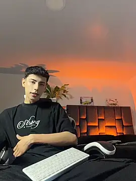 Snapshot of SebastianReed_ chatting on April 24, 2026, 5:10 am SebastianReed online show from April 24, 2026, 5:10 am