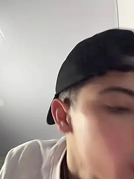 Snapshot of SebastianReed_ chatting on May 12, 2026, 10:29 pm SebastianReed online show from May 12, 2026, 10:29 pm