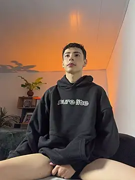 Snapshot of SebastianReed_ chatting on May 15, 2026, 2:51 am SebastianReed online show from May 15, 2026, 2:51 am