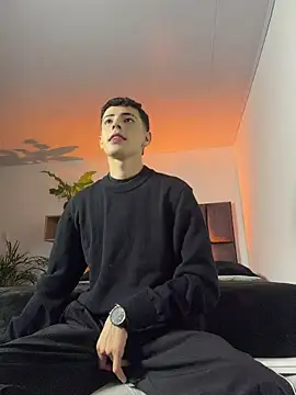 Snapshot of SebastianReed_ chatting on May 21, 2026, 2:40 am SebastianReed online show from May 21, 2026, 2:40 am