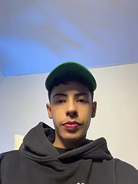 Snapshot of SebastianReed_ chatting on June 20, 2026, 4:04 am SebastianReed online show from June 20, 2026, 4:04 am