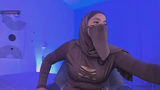 Snapshot of Aminaa_Kaarim chatting on July 14, 2026, 2:05 am Aminaa Kaarim online show from July 14, 2026, 2:05 am