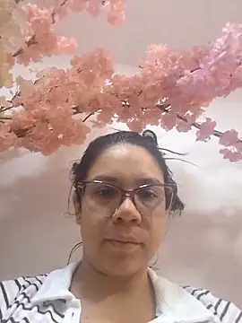 Snapshot of Aila_Phone chatting on May 20, 2026, 6:03 pm Aila Phone online show from May 20, 2026, 6:03 pm