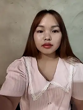 Mina xYx online show from April 28, 2026, 2:44 pm