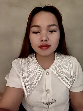 Snapshot of Mina_xYx chatting on May 8, 2026, 2:17 am Mina xYx online show from May 8, 2026, 2:17 am