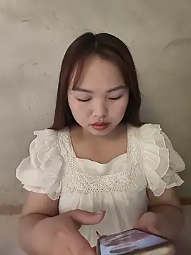 Snapshot of Mina_xYx chatting on May 17, 2026, 12:30 am Mina xYx online show from May 17, 2026, 12:30 am
