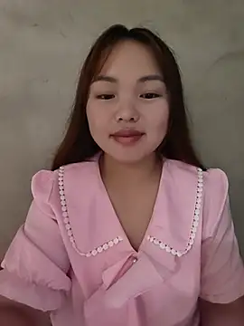 Snapshot of Mina_xYx chatting on May 18, 2026, 4:07 am Mina xYx online show from May 18, 2026, 4:07 am