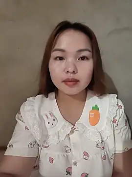 Snapshot of Mina_xYx chatting on May 20, 2026, 4:35 pm Mina xYx online show from May 20, 2026, 4:35 pm