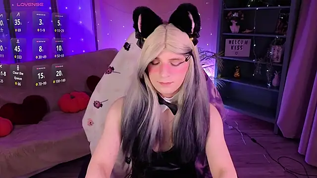 FoxIsPuff online show from June 17, 2026, 5:43 am