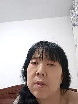 Snapshot of xushour chatting on June 6, 2026, 5:17 pm xushour online show from June 6, 2026, 5:17 pm
