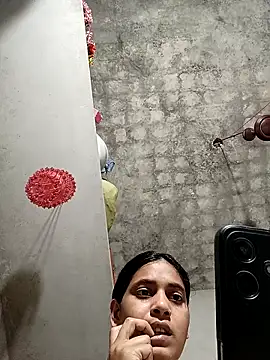 Pari 76 online show from March 18, 2026, 12:41 pm