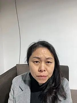 Snapshot of lili338 chatting on March 15, 2026, 10:43 am lili338 online show from March 15, 2026, 10:43 am