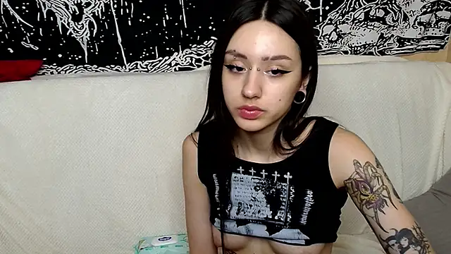 Snapshot of Finelia chatting on June 13, 2026, 10:46 am Finelia online show from June 13, 2026, 10:46 am