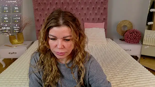 Snapshot of Eloises chatting on May 2, 2026, 6:40 am Eloises online show from May 2, 2026, 6:40 am