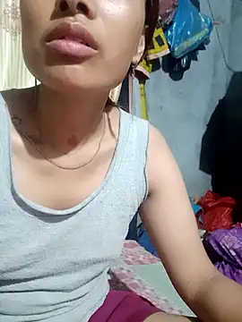 Snapshot of Leiley_98 chatting on July 2, 2026, 9:43 pm Leiley 98 online show from July 2, 2026, 9:43 pm