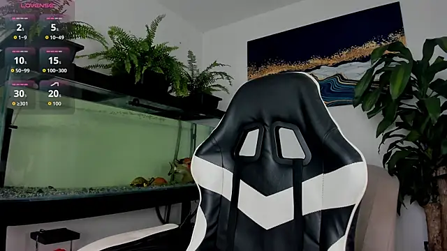 Snapshot of lia_lovelly01 chatting on July 10, 2026, 5:37 pm lia lovelly01 online show from July 10, 2026, 5:37 pm
