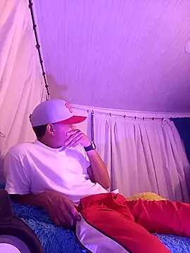 Snapshot of Deedpool_20cm chatting on March 19, 2026, 2:26 am Deedpool 20cm online show from March 19, 2026, 2:26 am