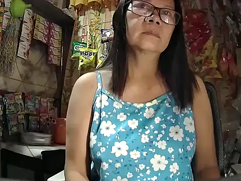 Snapshot of mommylicious_23 chatting on June 3, 2026, 9:09 pm mommylicious 23 online show from June 3, 2026, 9:09 pm