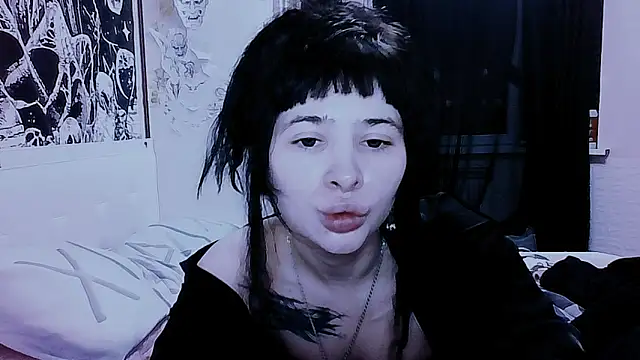 Snapshot of AllisonDeetz chatting on June 13, 2026, 7:01 pm AllisonDeetz online show from June 13, 2026, 7:01 pm