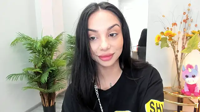 Snapshot of MissSiennaa chatting on June 15, 2026, 6:48 am MissSiennaa online show from June 15, 2026, 6:48 am