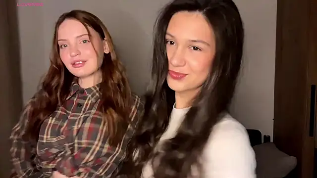 SparkSkarlet online show from April 17, 2026, 4:43 pm