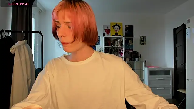 sweet peach    online show from April 4, 2026, 1:19 pm