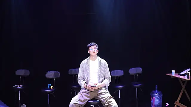 LookingBoy-001 online show from March 28, 2026, 6:29 pm