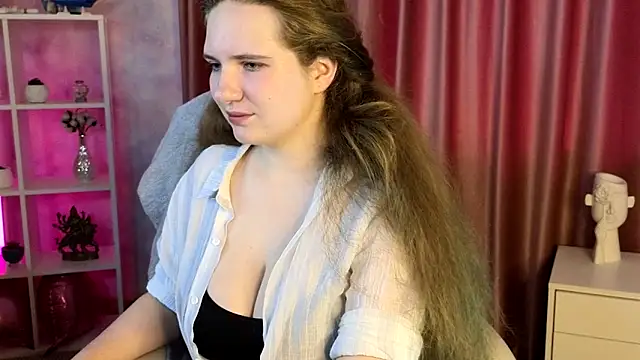 Snapshot of Amaliya_Evans chatting on March 26, 2026, 5:57 am Amaliya Evans online show from March 26, 2026, 5:57 am