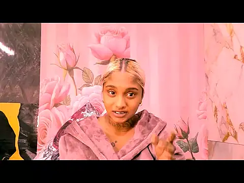 Snapshot of indian_barbie chatting on July 10, 2026, 6:54 pm indian barbie online show from July 10, 2026, 6:54 pm