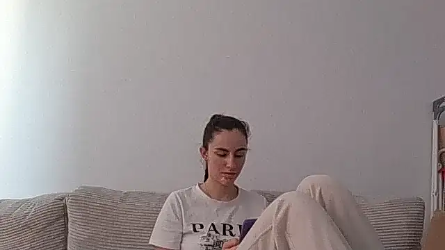 Snapshot of starlight_mo chatting on March 29, 2026, 3:23 pm starlight mo online show from March 29, 2026, 3:23 pm