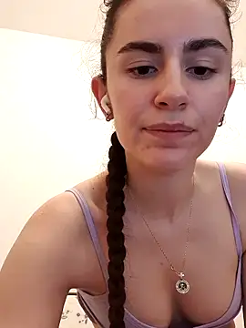 Snapshot of starlight_mo chatting on April 4, 2026, 2:47 pm starlight mo online show from April 4, 2026, 2:47 pm