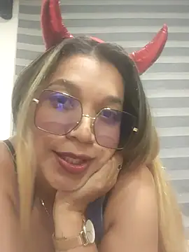 Melisa 14 online show from April 11, 2026, 1:32 am