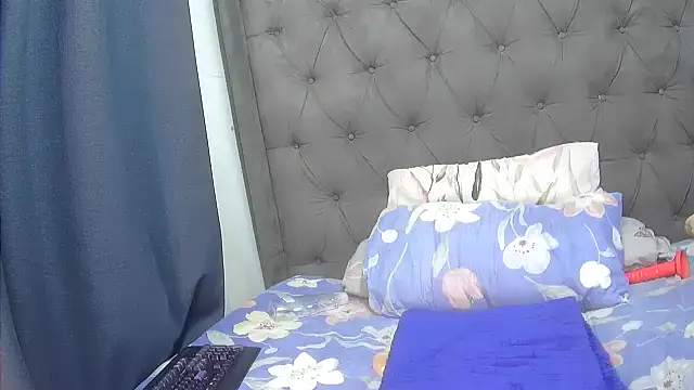 Sexy-Dinamy online show from April 17, 2026, 9:07 pm