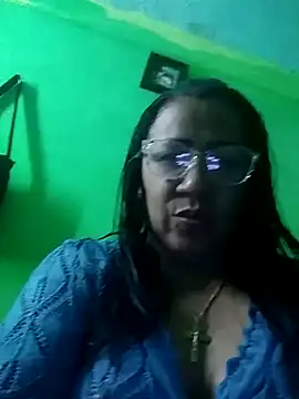 juliataylorhot online show from April 17, 2026, 11:08 pm