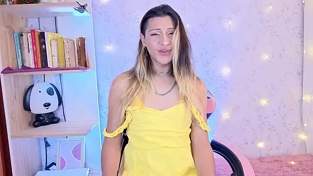 Snapshot of _Alexaavandercloude chatting on July 10, 2026, 8:44 pm Alexaavandercloude online show from July 10, 2026, 8:44 pm
