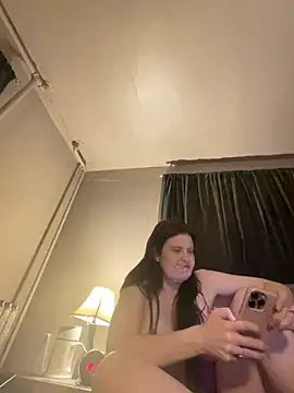 JulieetteLatte online show from March 31, 2026, 2:13 am