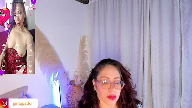 Snapshot of Mariia_Paulaa chatting on May 13, 2026, 4:10 am Mariia Paulaa online show from May 13, 2026, 4:10 am