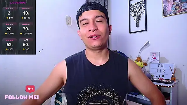 Snapshot of Max_Parkerr chatting on May 23, 2026, 1:48 pm Max Parkerr online show from May 23, 2026, 1:48 pm