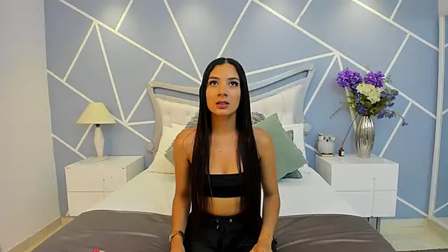 EmmaFosther online show from May 8, 2026, 7:19 pm