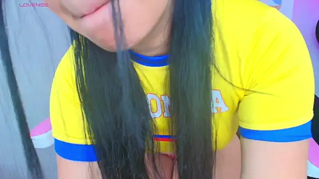 Snapshot of Kitty__meow chatting on July 3, 2026, 12:44 pm Kitty meow online show from July 3, 2026, 12:44 pm