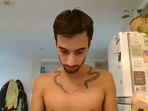 SantinnoVale online show from April 19, 2026, 3:06 am