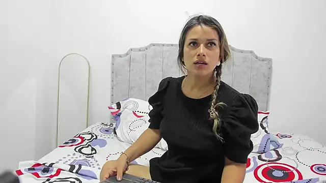 Snapshot of camila_borbon_ chatting on May 23, 2026, 1:15 pm camila borbon online show from May 23, 2026, 1:15 pm