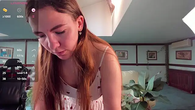 Snapshot of Kirarustle1 chatting on May 11, 2026, 1:44 am Kirarustle1 online show from May 11, 2026, 1:44 am