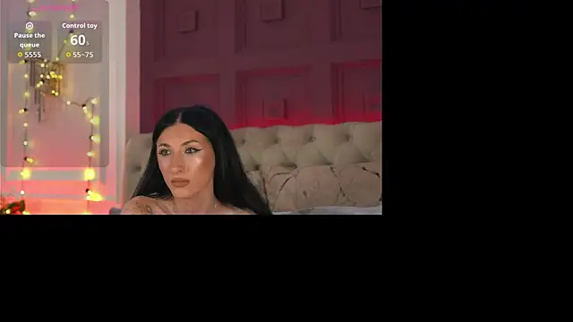 Snapshot of EllieJules chatting on July 11, 2026, 4:04 am EllieJules online show from July 11, 2026, 4:04 am