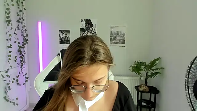 Snapshot of Mia_kristal chatting on July 24, 2026, 10:24 am Mia kristal online show from July 24, 2026, 10:24 am
