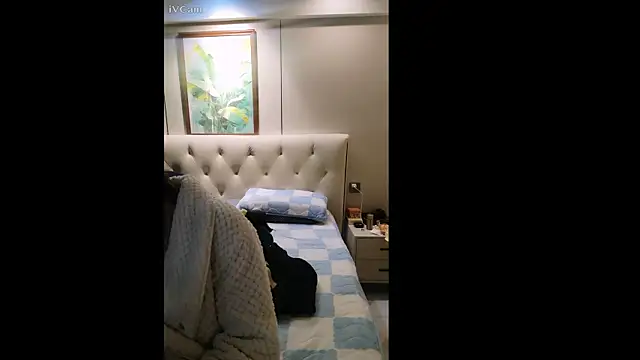 zhenzhen187 online show from April 21, 2026, 3:17 pm