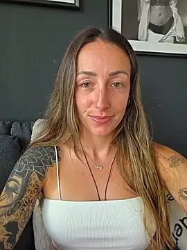 NicoleKaiser online show from May 31, 2026, 4:03 pm