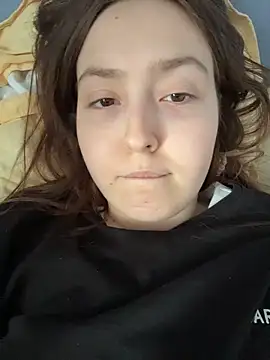 charmingggirl online show from April 8, 2026, 11:43 am