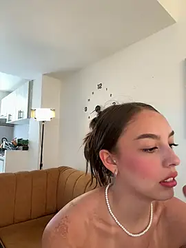 Lauren Storm online show from April 3, 2026, 6:28 pm