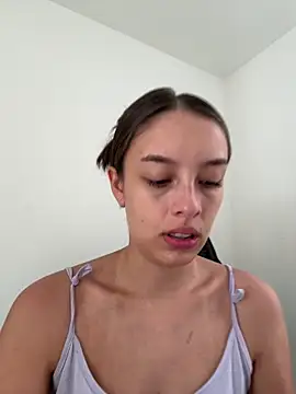 Lauren Storm online show from April 25, 2026, 1:52 pm